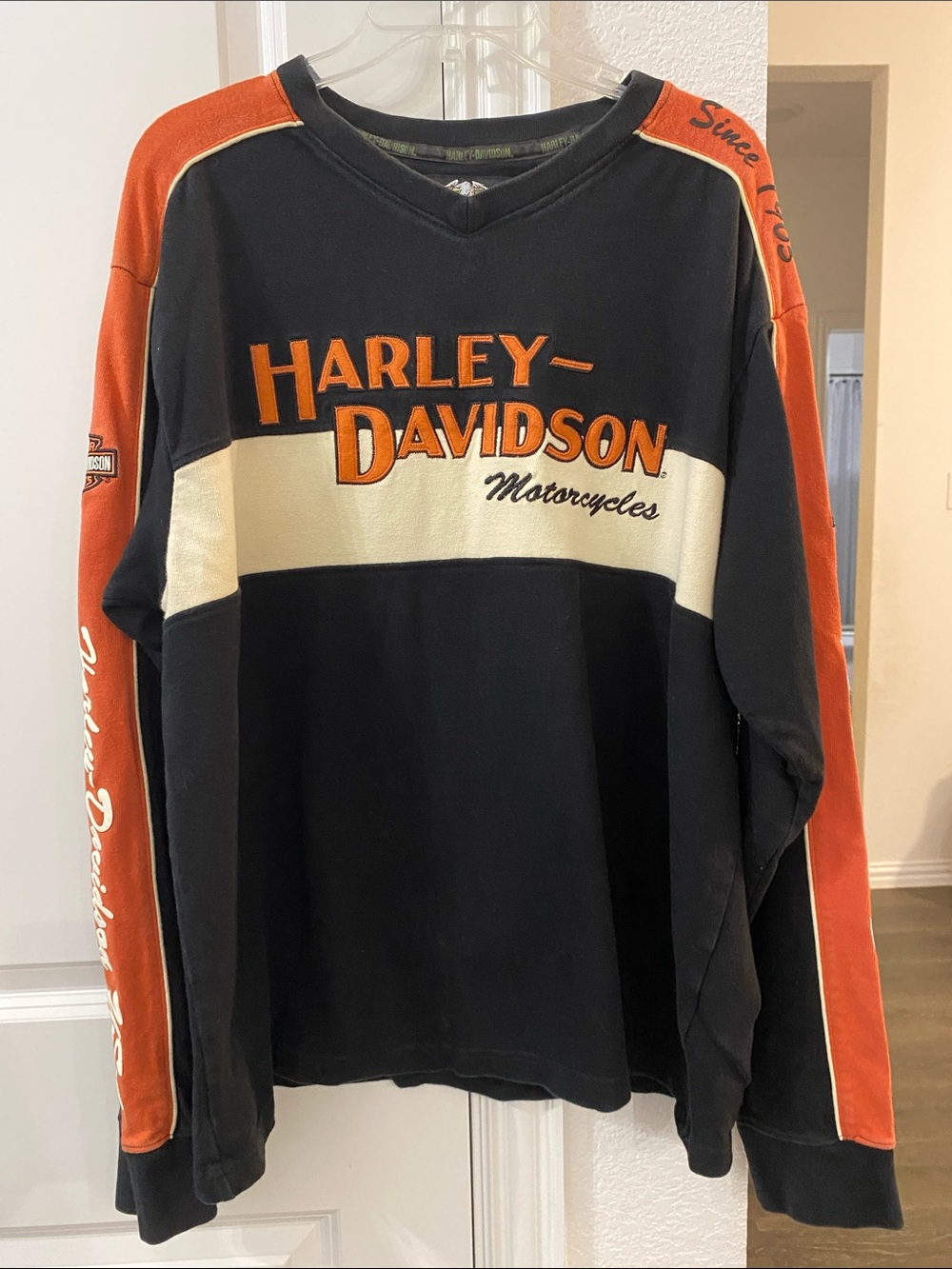 Harley-Davidson Black, Orange & Cream Long Sleeve Pullover sweatshirt